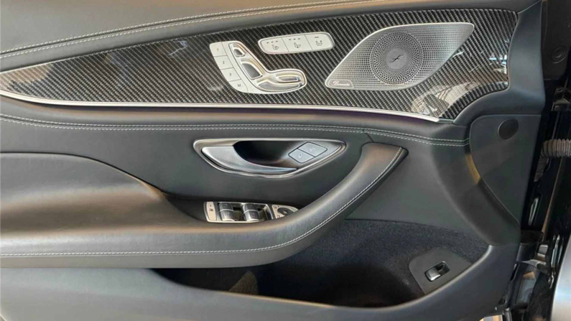 Mercedes AMG GT — photo 15
