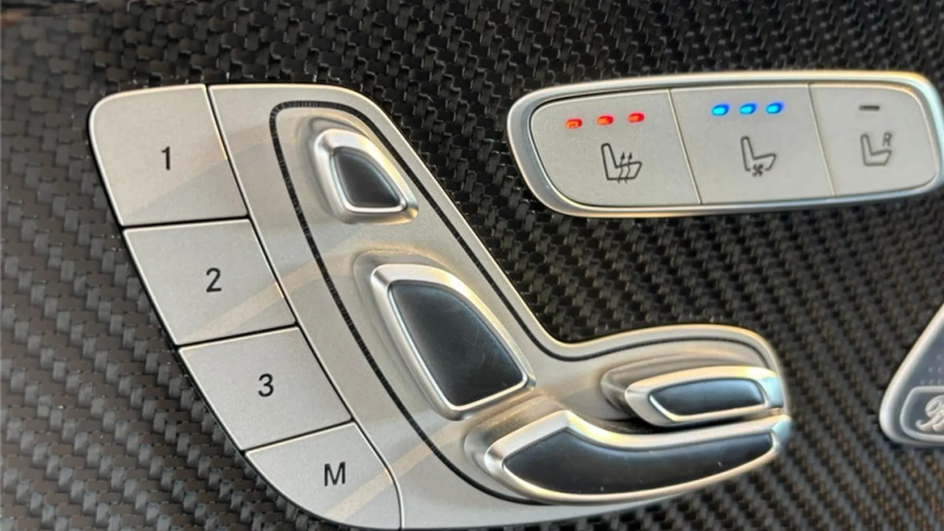 Mercedes AMG GT — photo 14