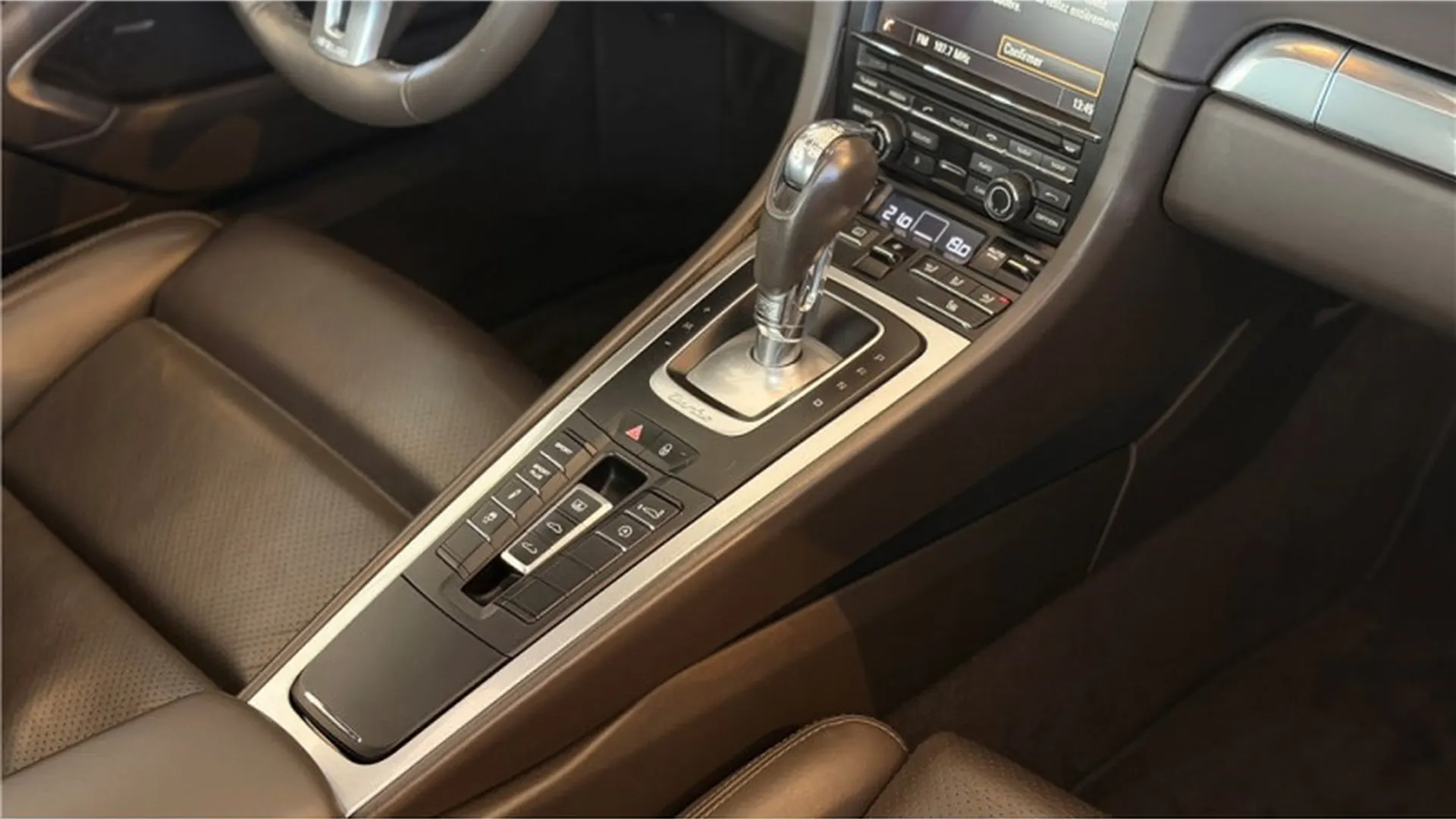 Porsche 911 — photo 12