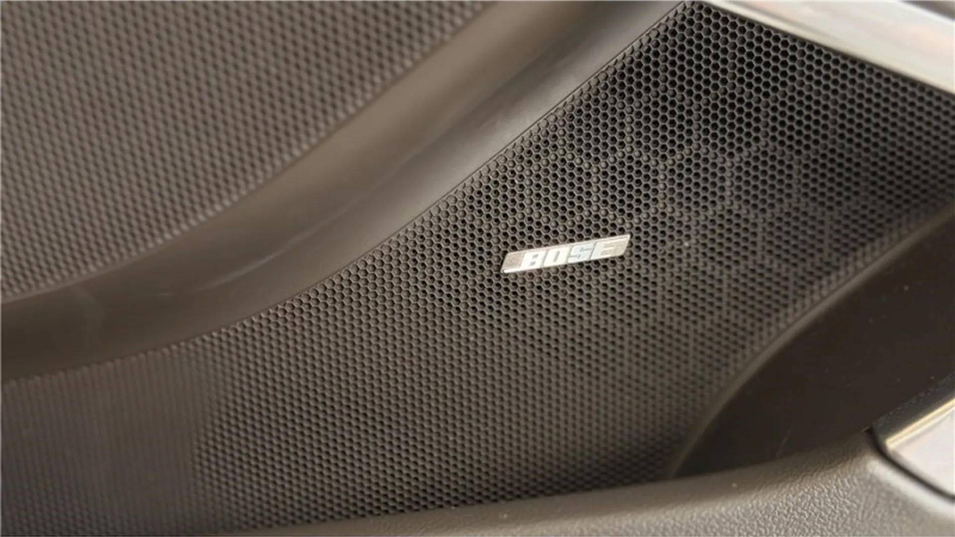 Porsche 911 — photo 16