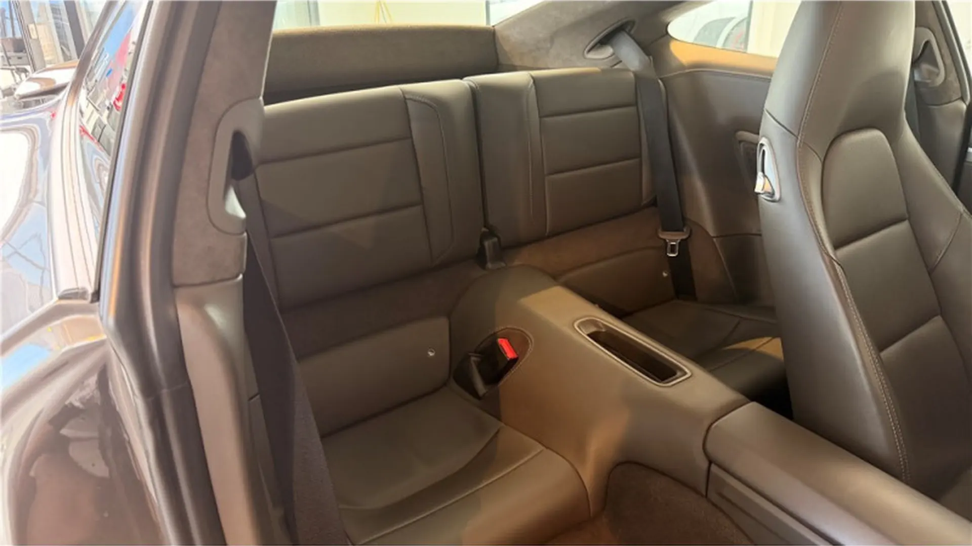 Porsche 911 — photo 18