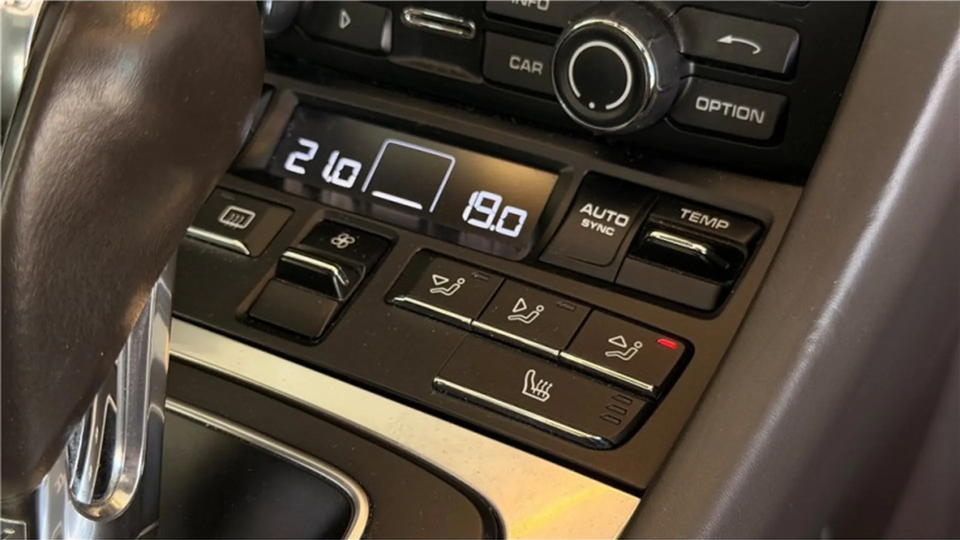 Porsche 911 — photo 14