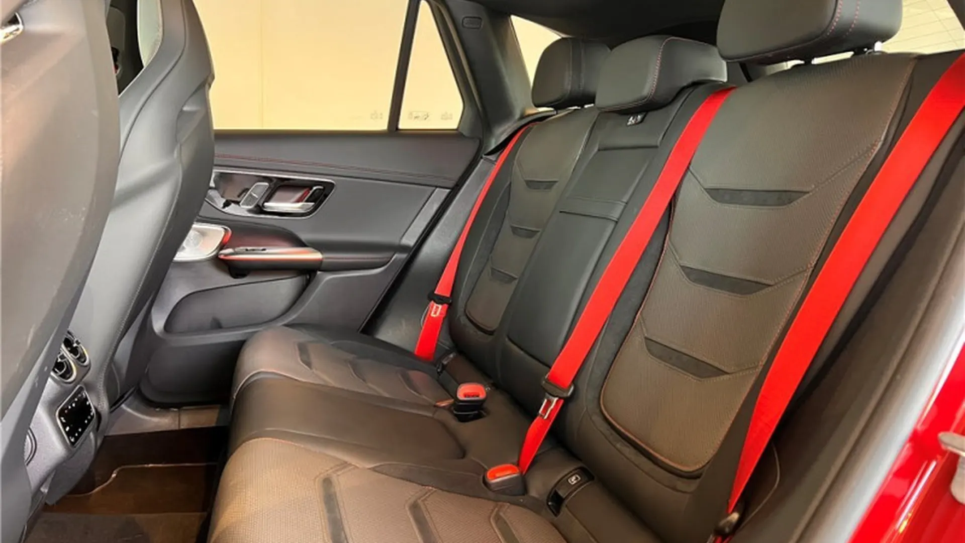 Mercedes-Benz GLC — photo 24