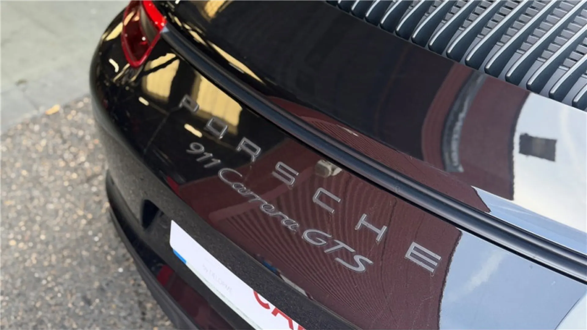 Porsche 911 — photo 7