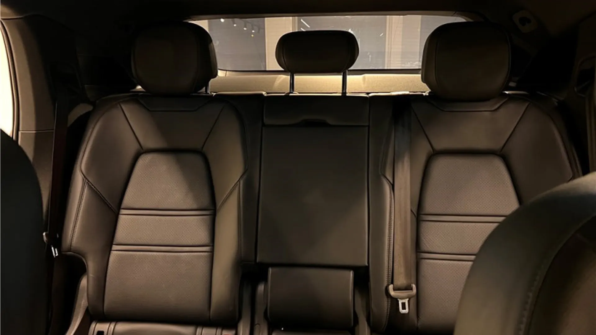 Porsche Cayenne — photo 11