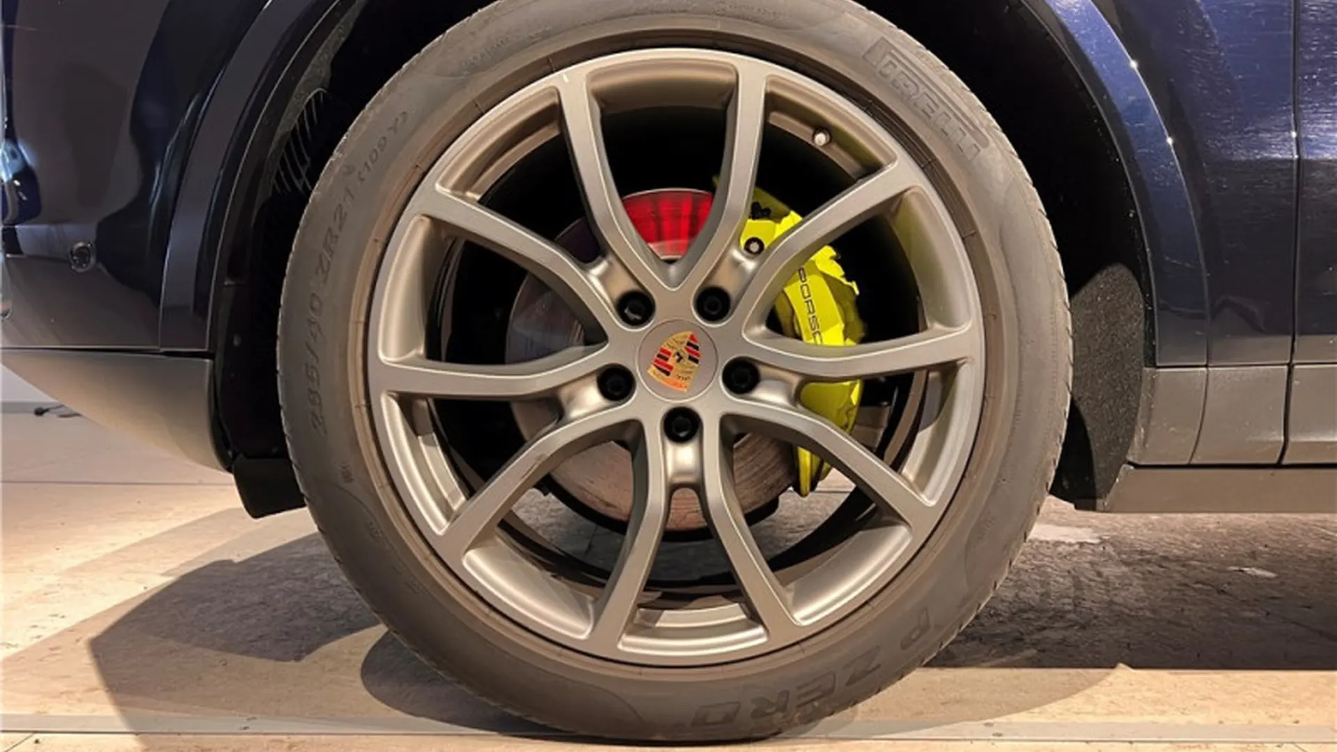 Porsche CAYENNE — photo 7