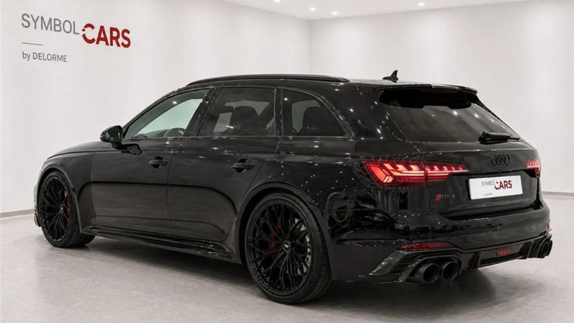 Audi RS4 AVANT — photo 2