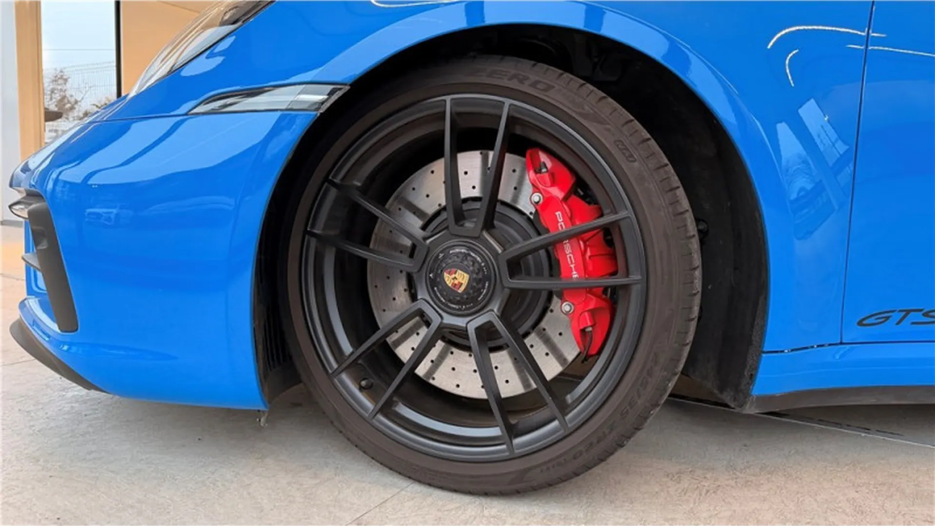 Porsche 911 CARRERA CABRIOLET 992 — photo 6