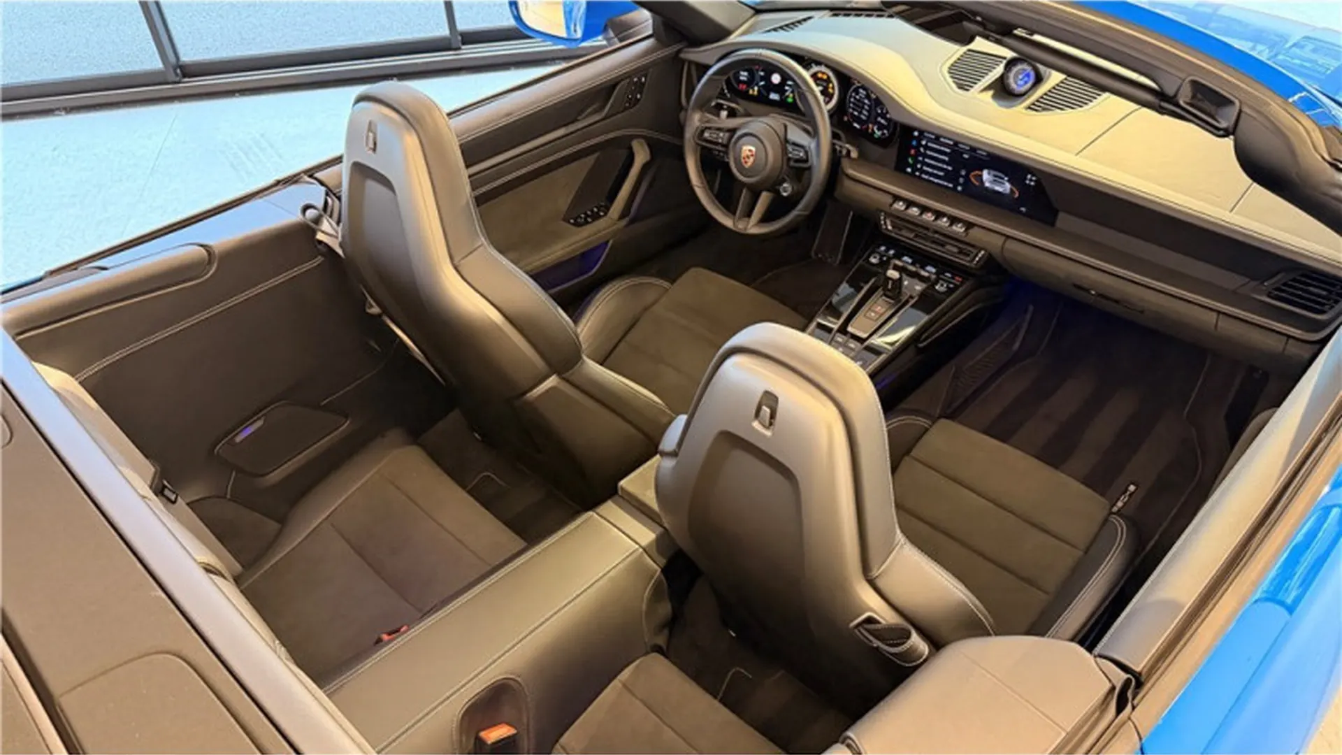 Porsche 911 CARRERA CABRIOLET 992 — photo 8