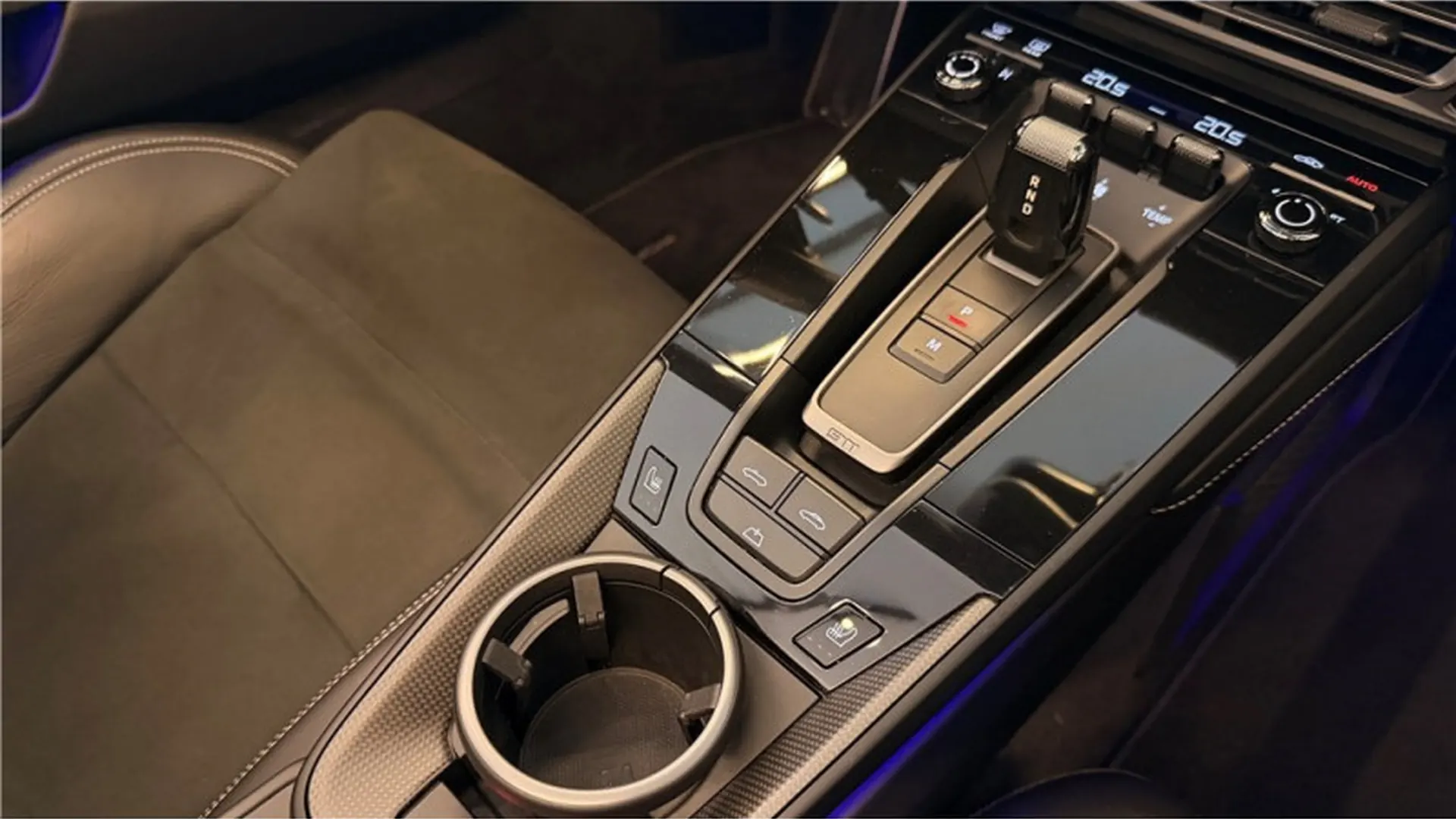 Porsche 911 CARRERA CABRIOLET 992 — photo 15