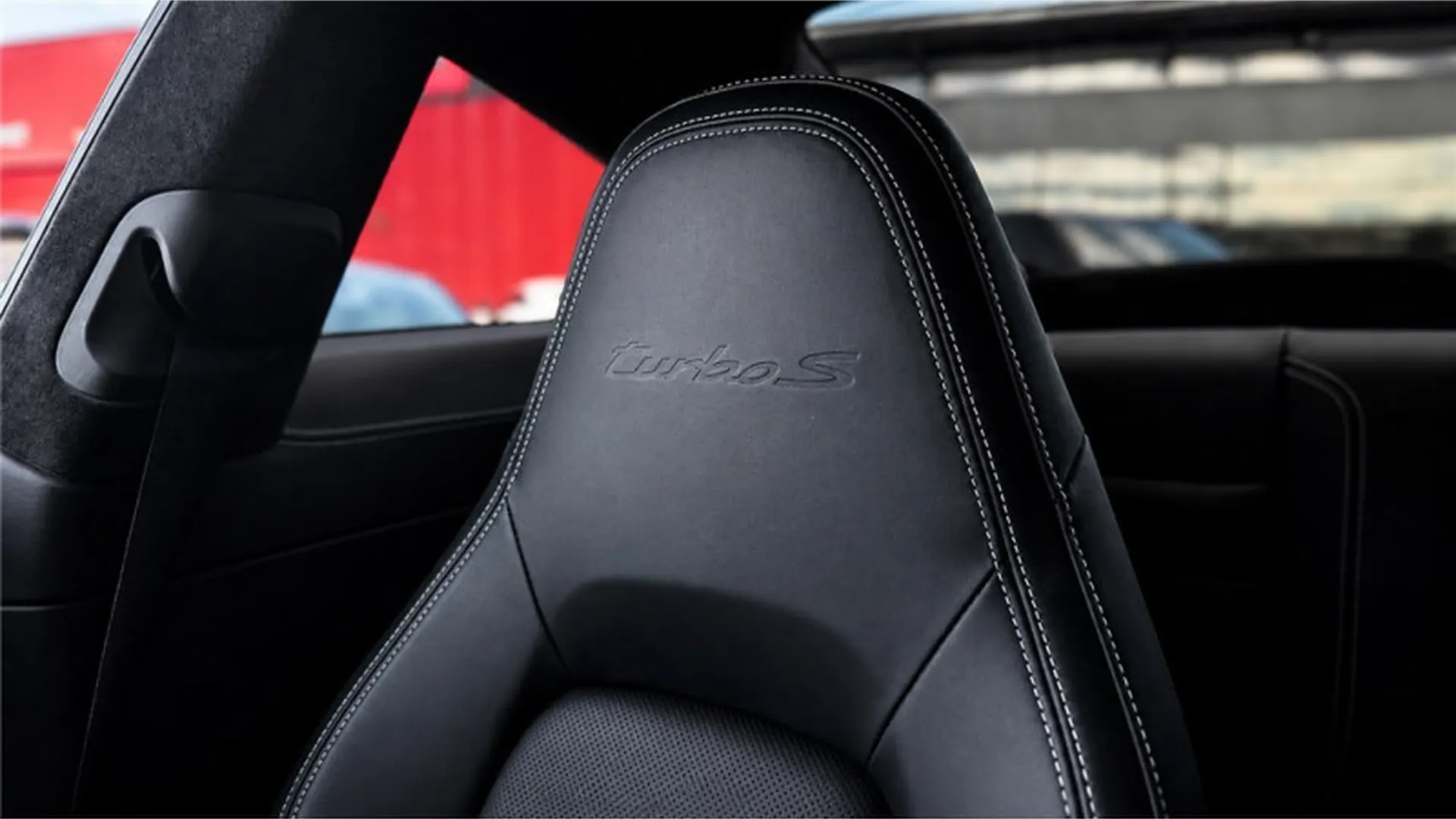 Porsche 911 — photo 14