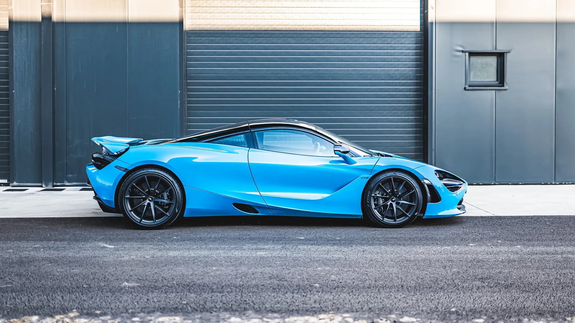 McLaren 720S — photo 18