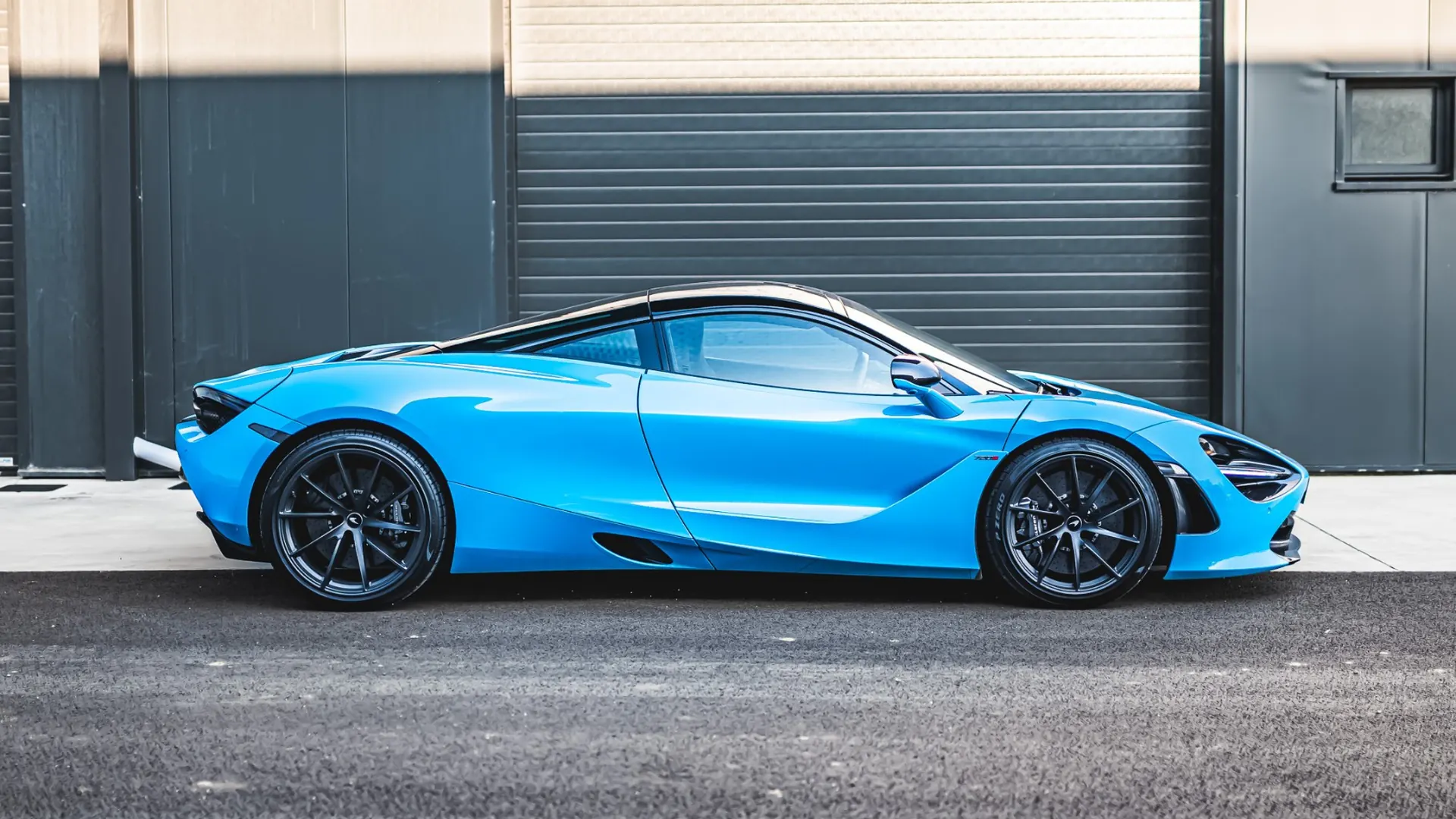 McLaren 720S — photo 19