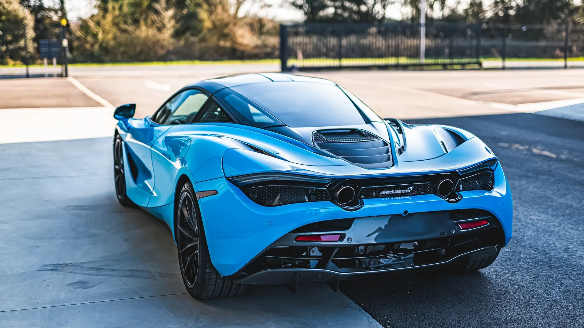 McLaren 720S — photo 14