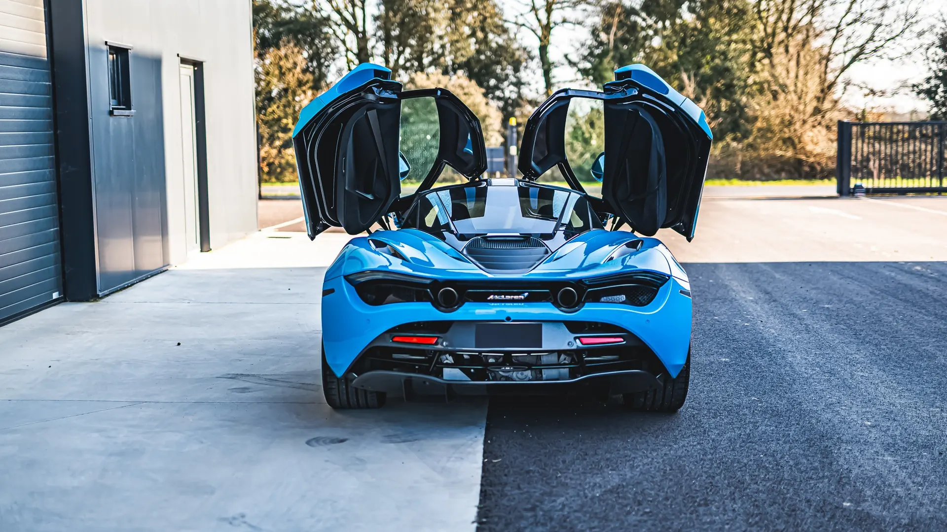 McLaren 720S — photo 21