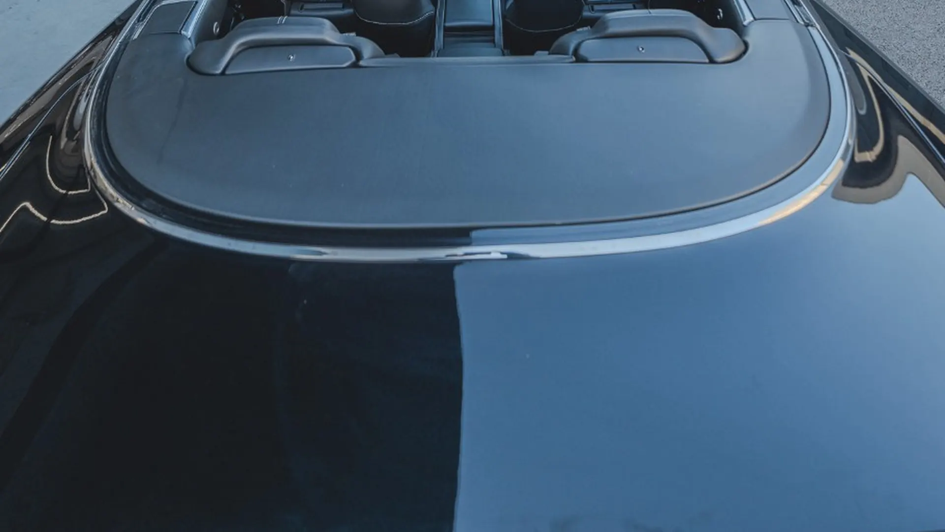 Aston Martin DB9 — photo 32