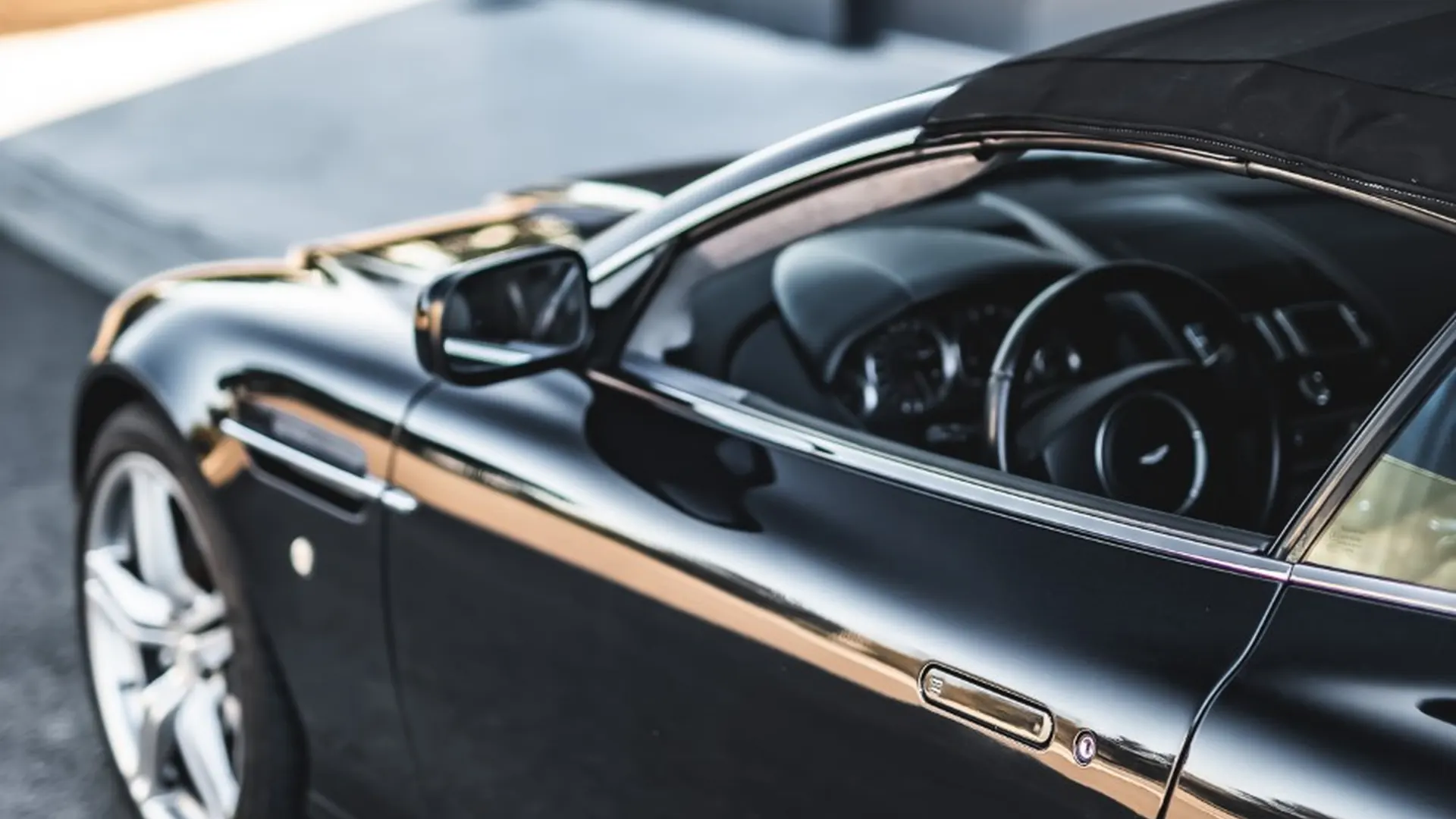 Aston Martin DB9 — photo 20