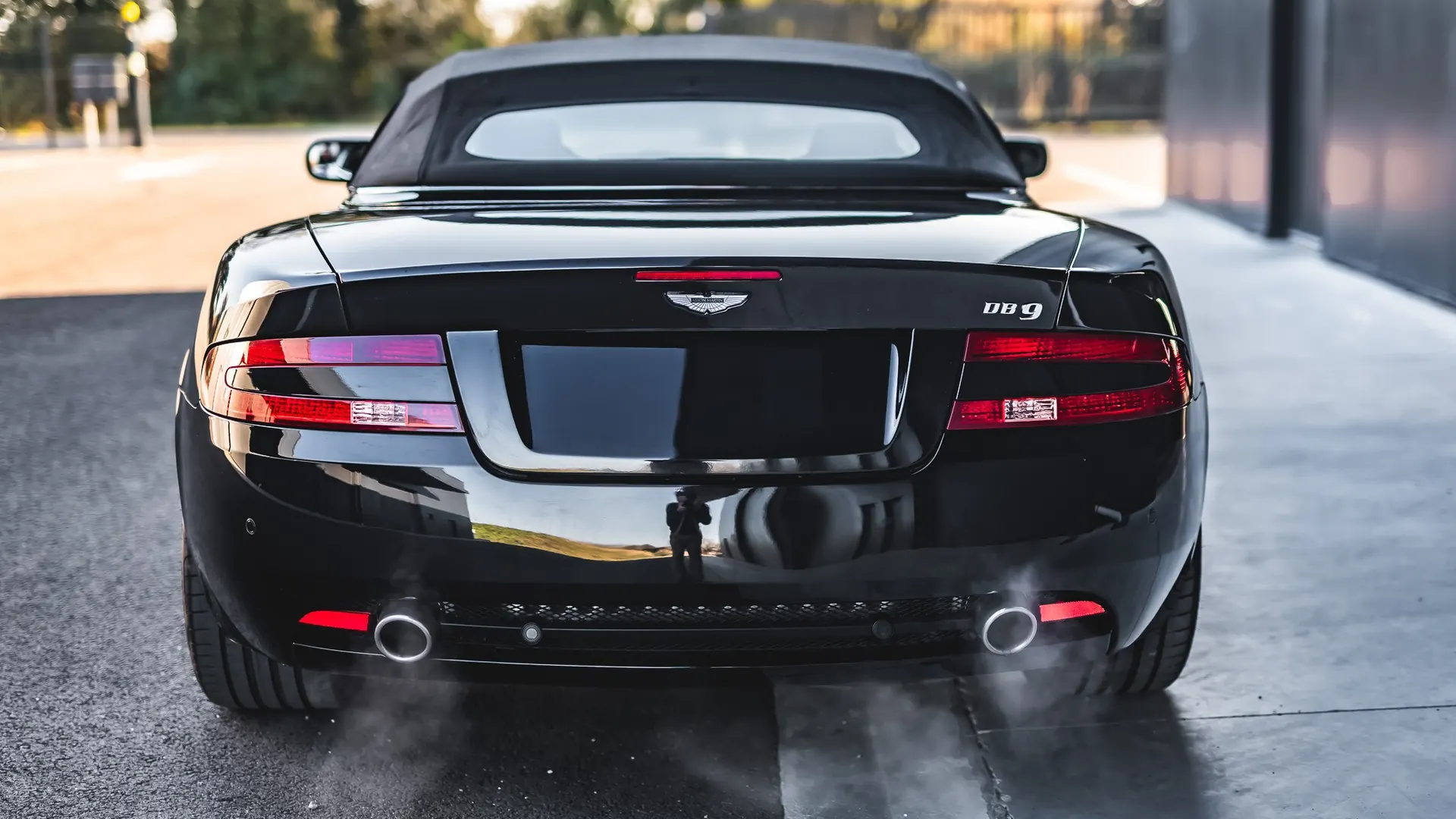 Aston Martin DB9 — photo 13