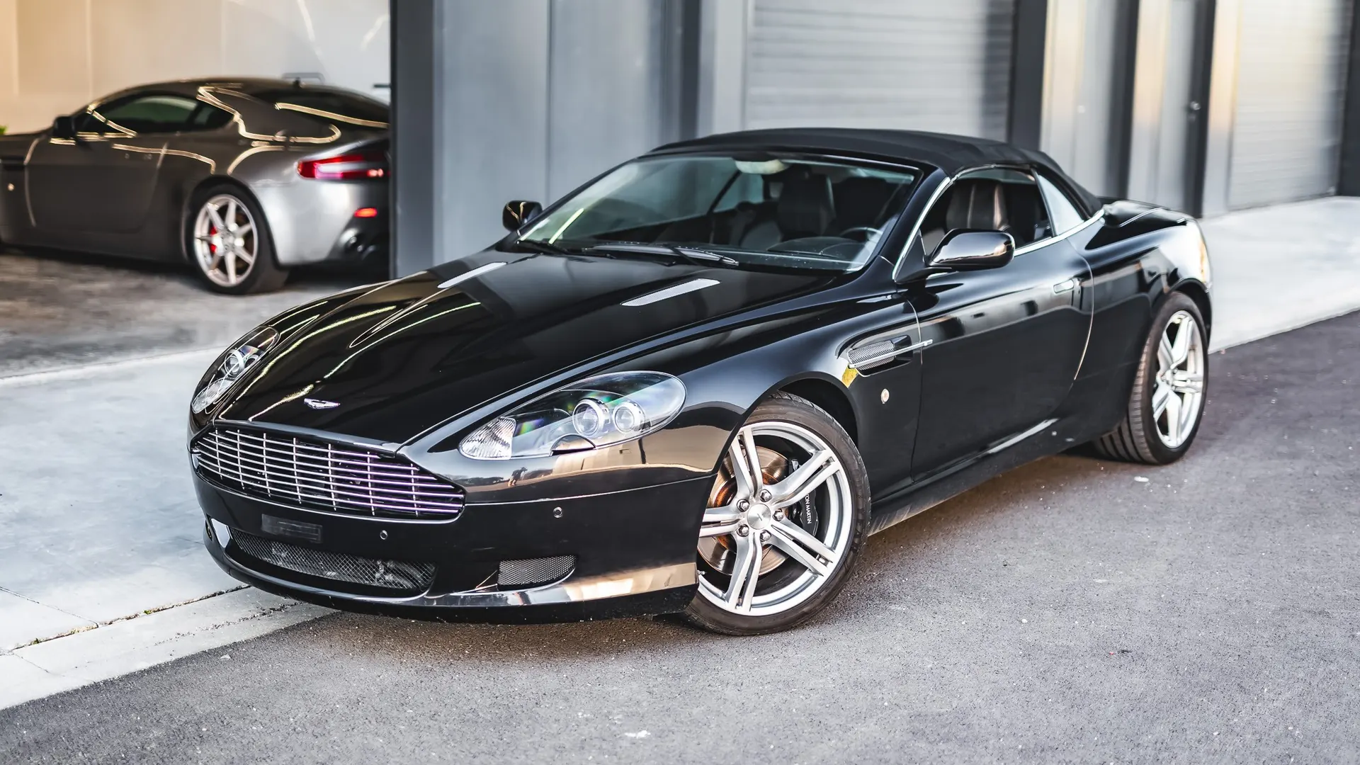 Aston Martin DB9 — photo 5