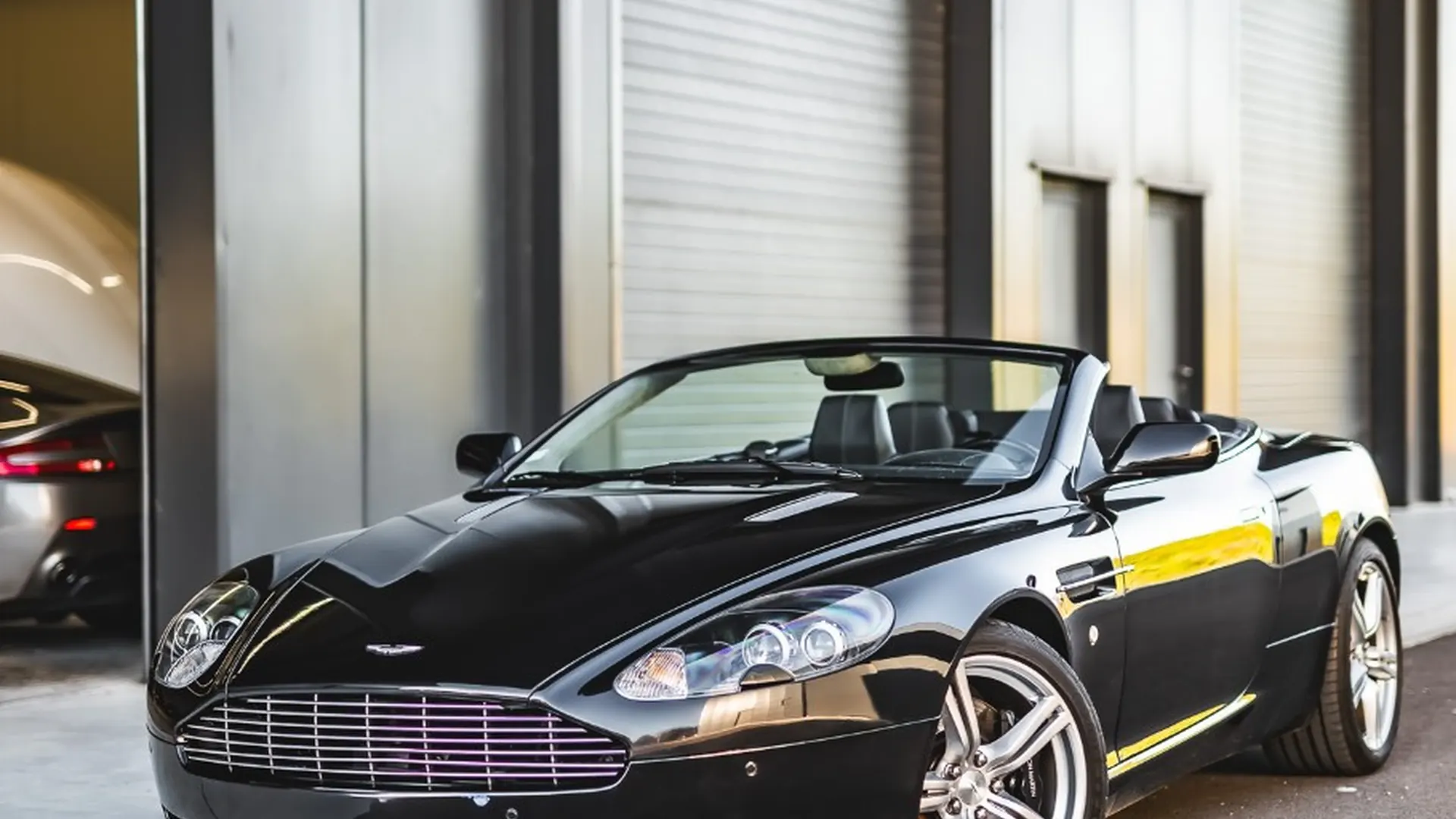 Aston Martin DB9 — photo 14
