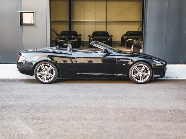 Aston Martin DB9