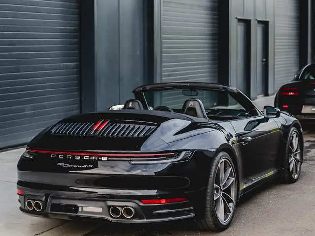 Porsche 992