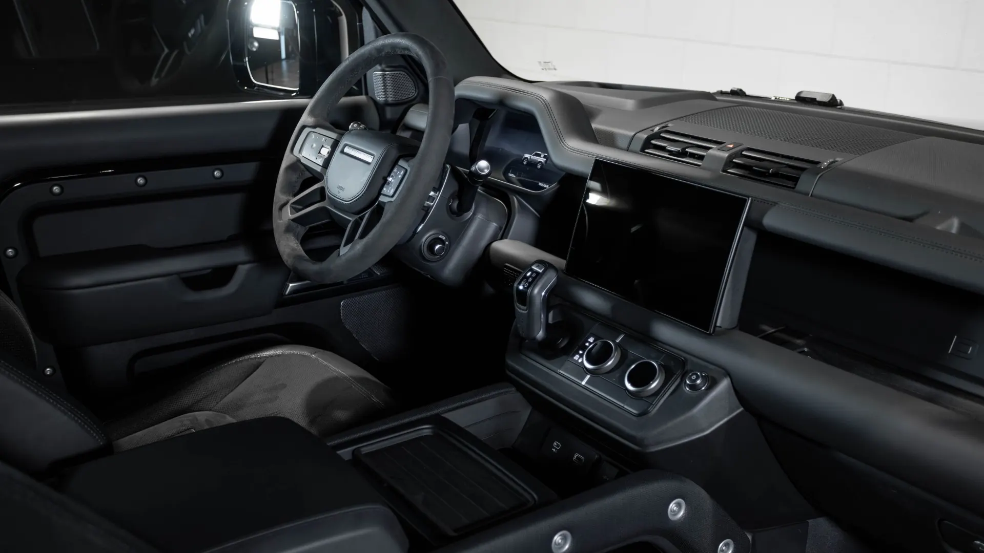 Land Rover Defender — photo 19