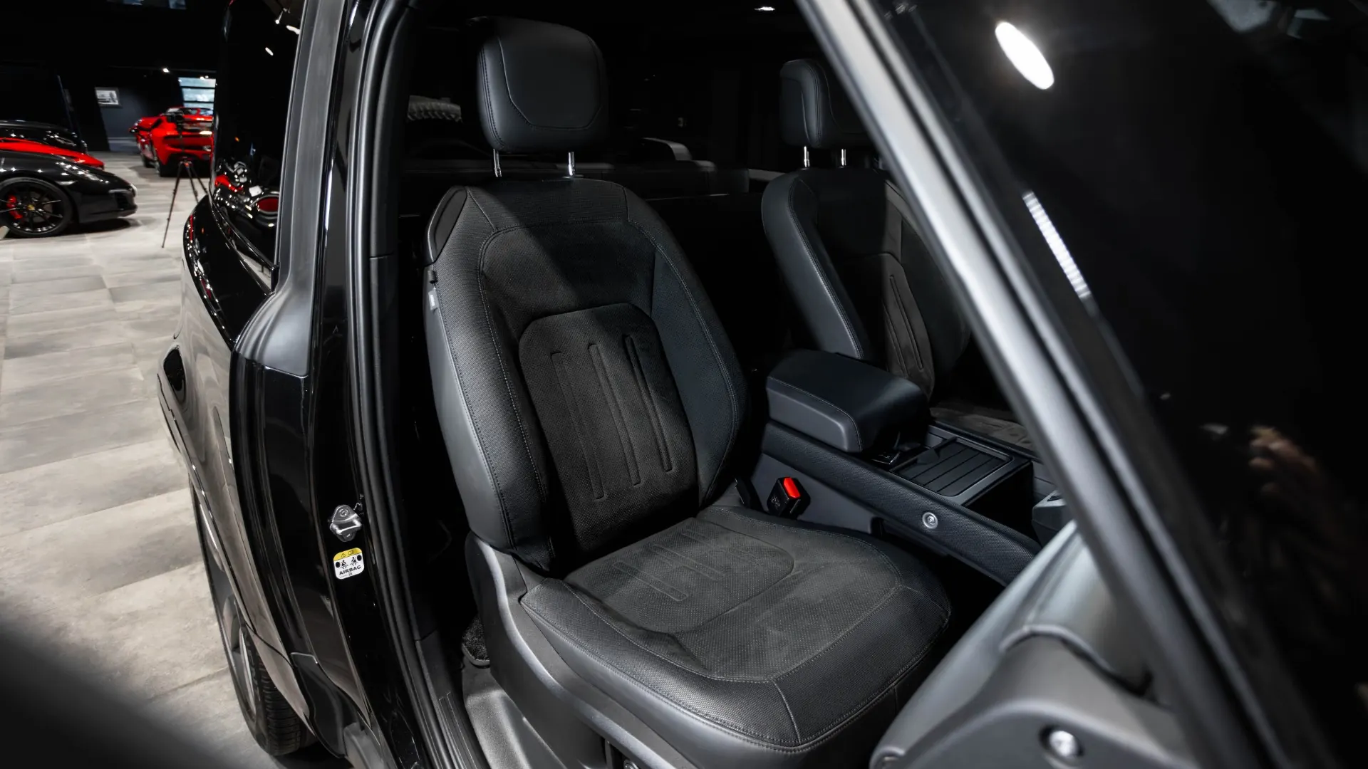 Land Rover Defender — photo 14