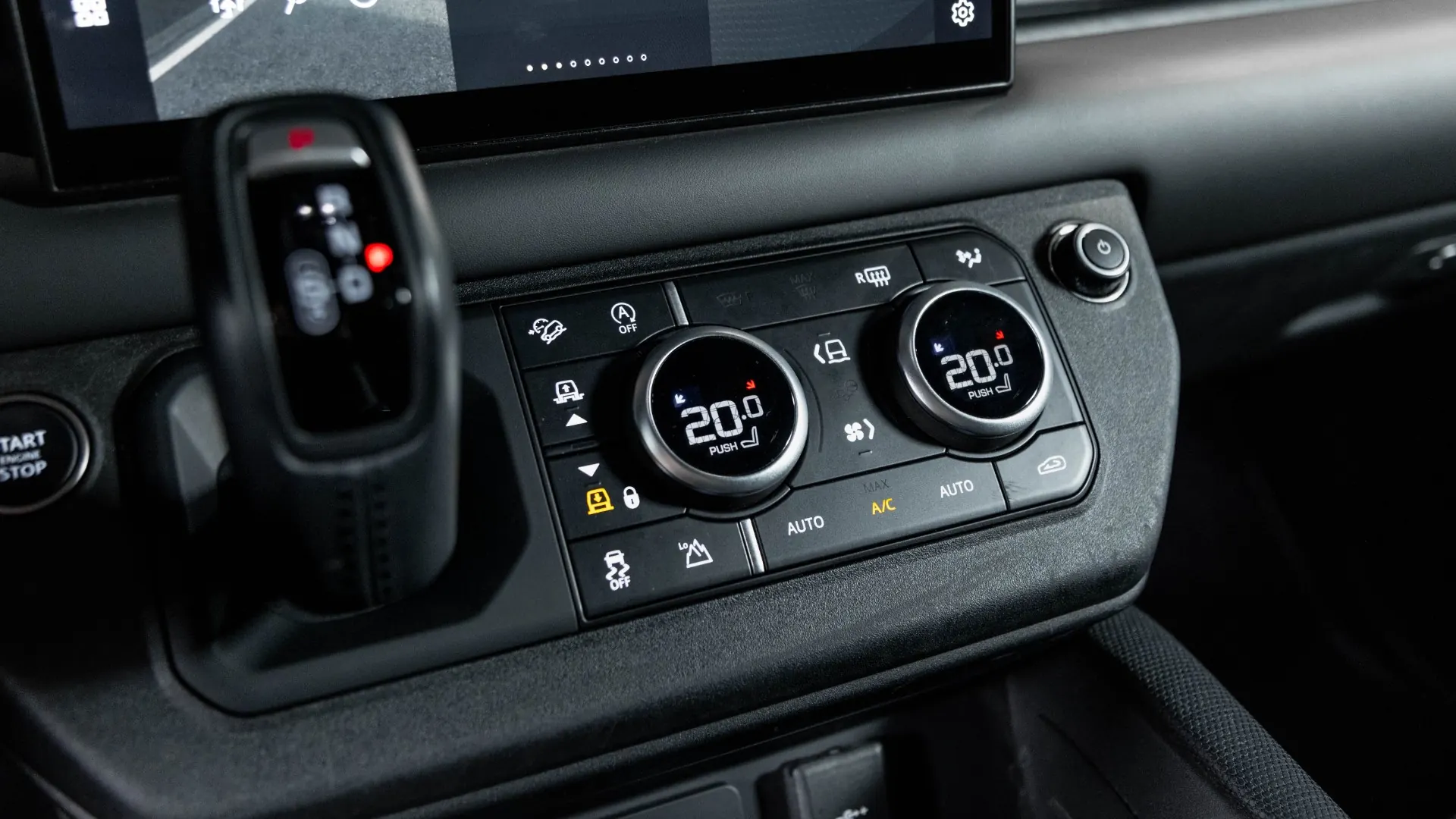 Land Rover Defender — photo 28