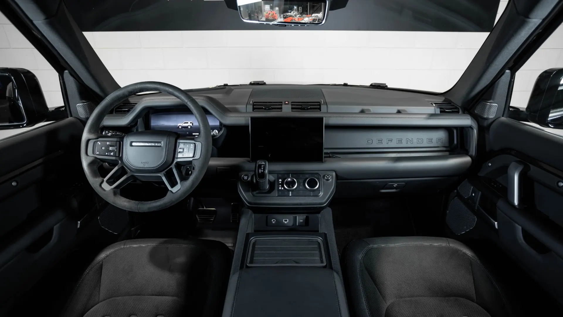 Land Rover Defender — photo 12
