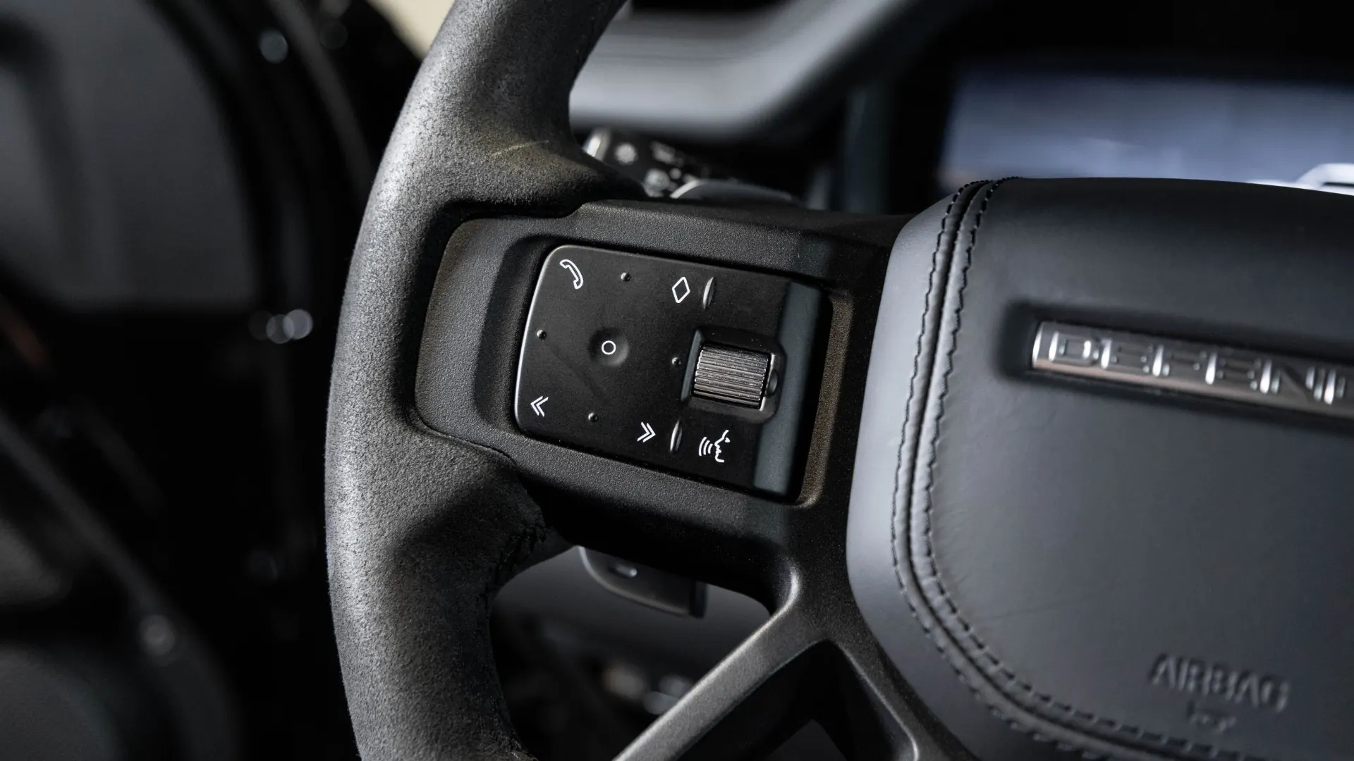 Land Rover Defender — photo 22