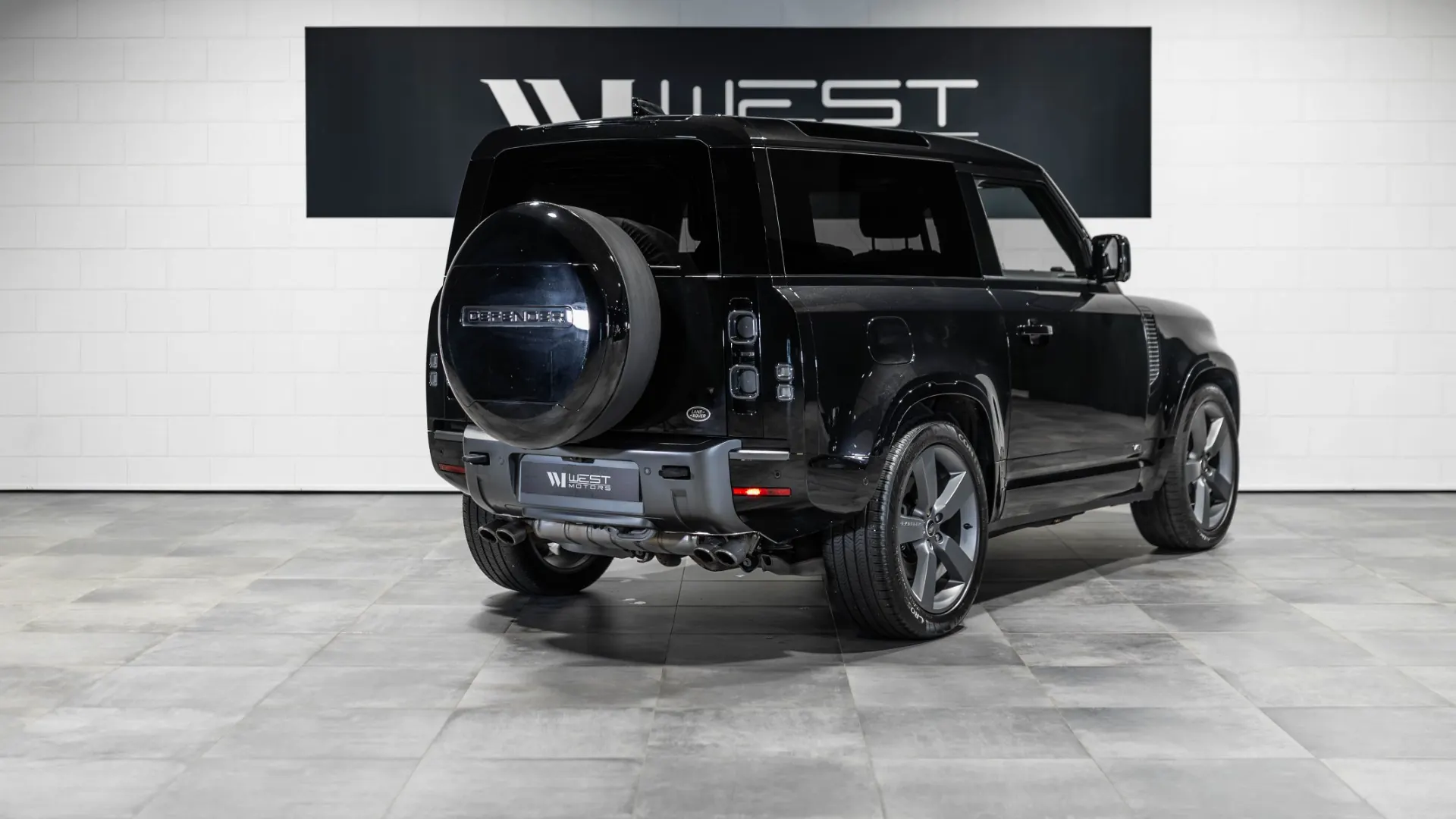 Land Rover Defender — photo 4