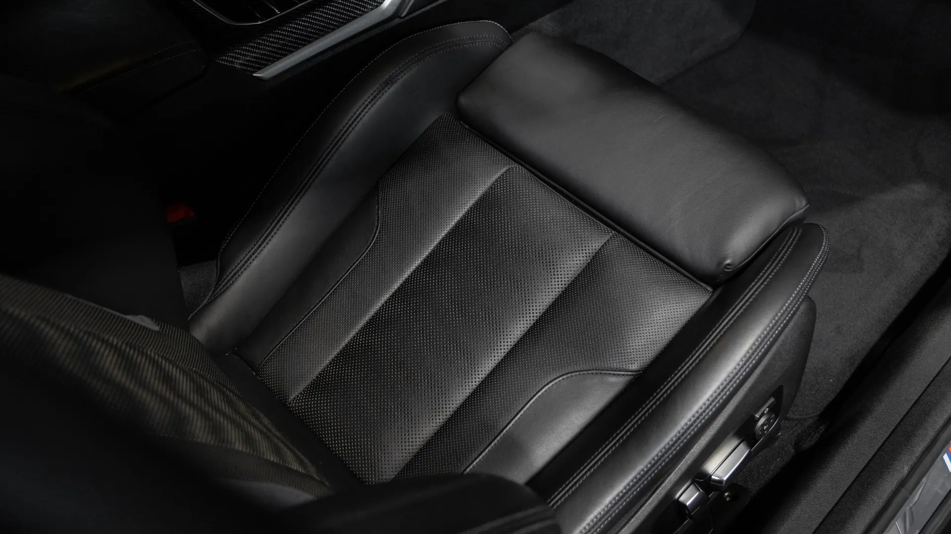 BMW M3 — photo 18
