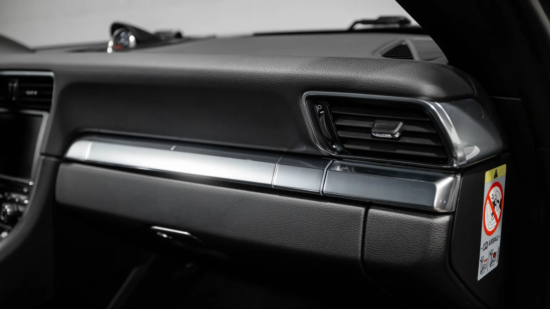 Porsche 911 — photo 16
