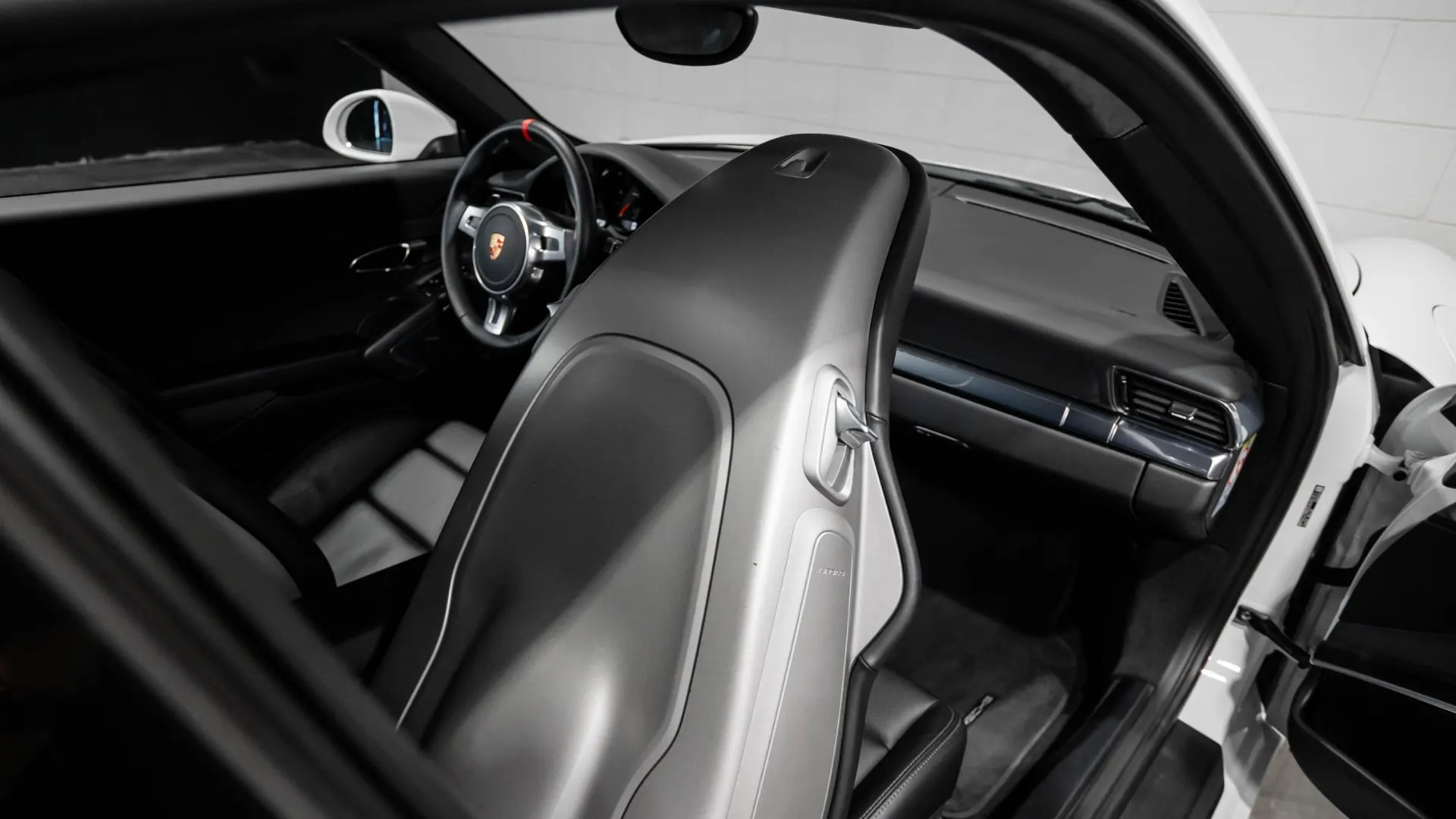 Porsche 911 — photo 11
