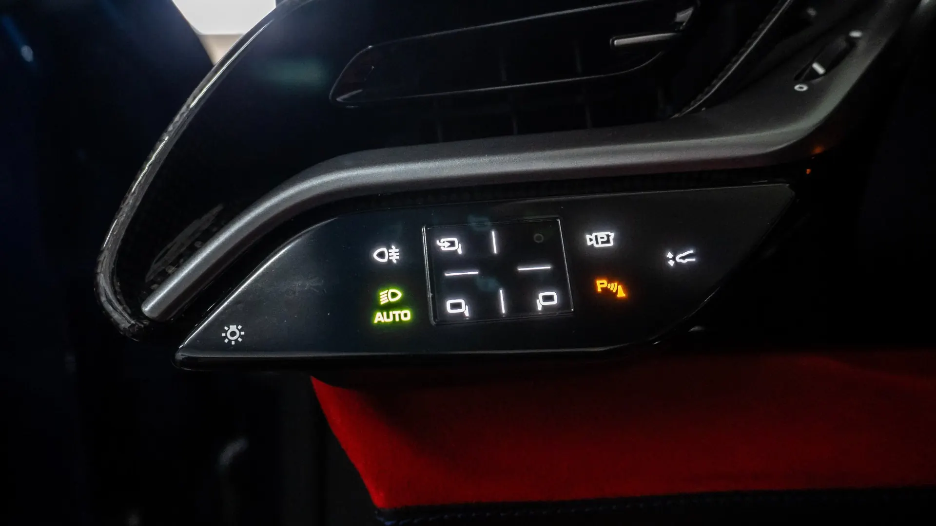 Ferrari SF90 — photo 21