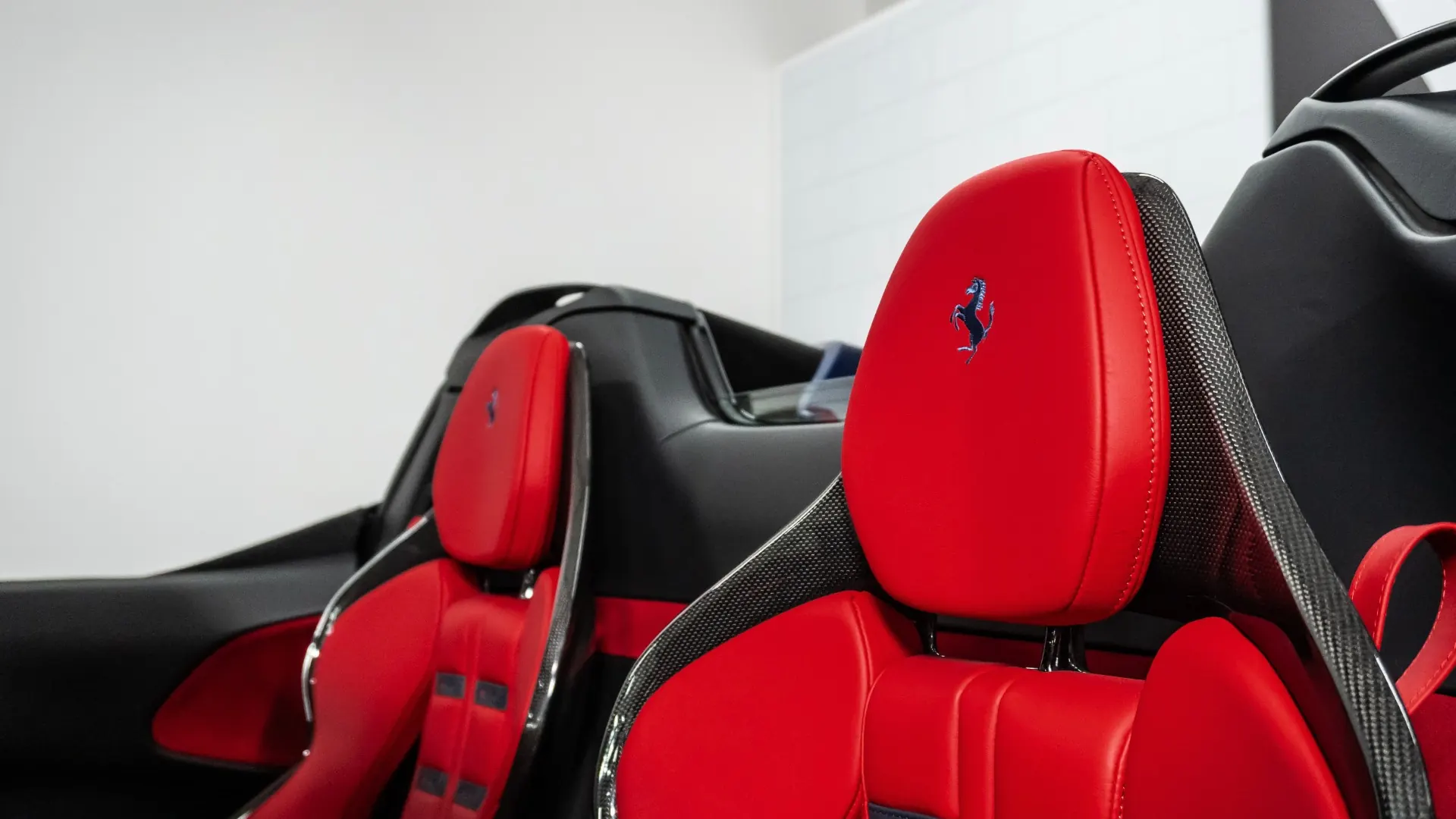 Ferrari SF90 — photo 19