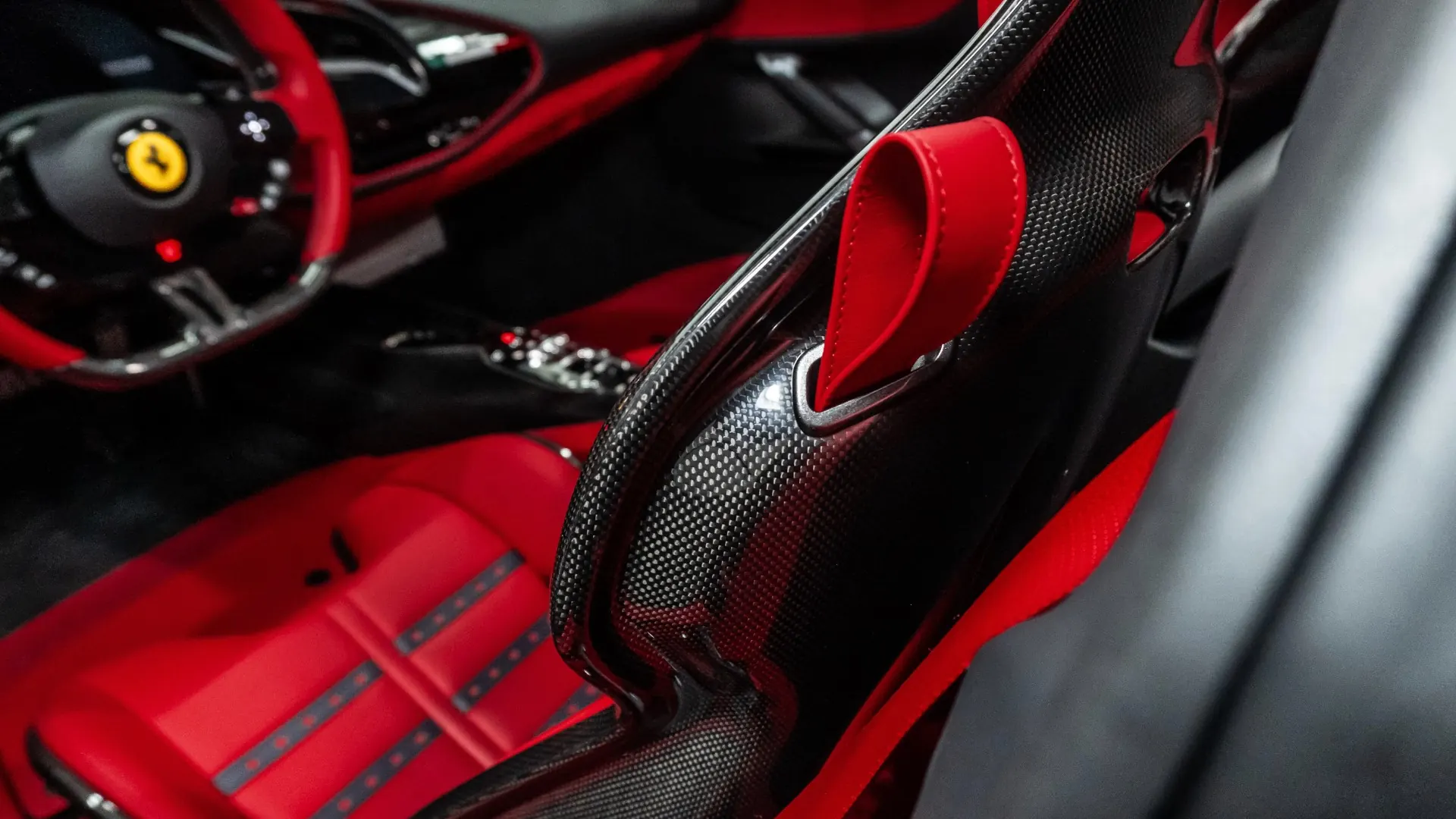 Ferrari SF90 — photo 20