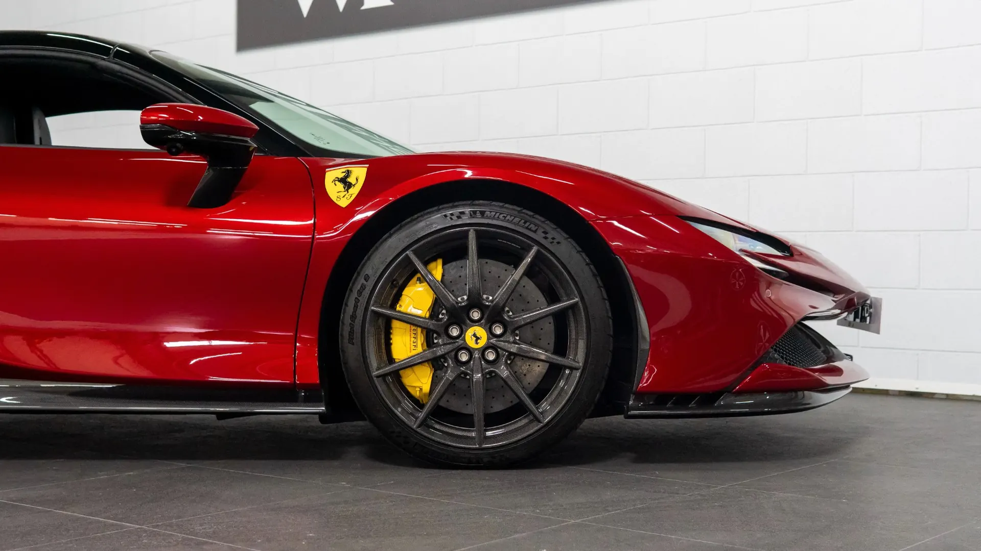 Ferrari SF90 — photo 9