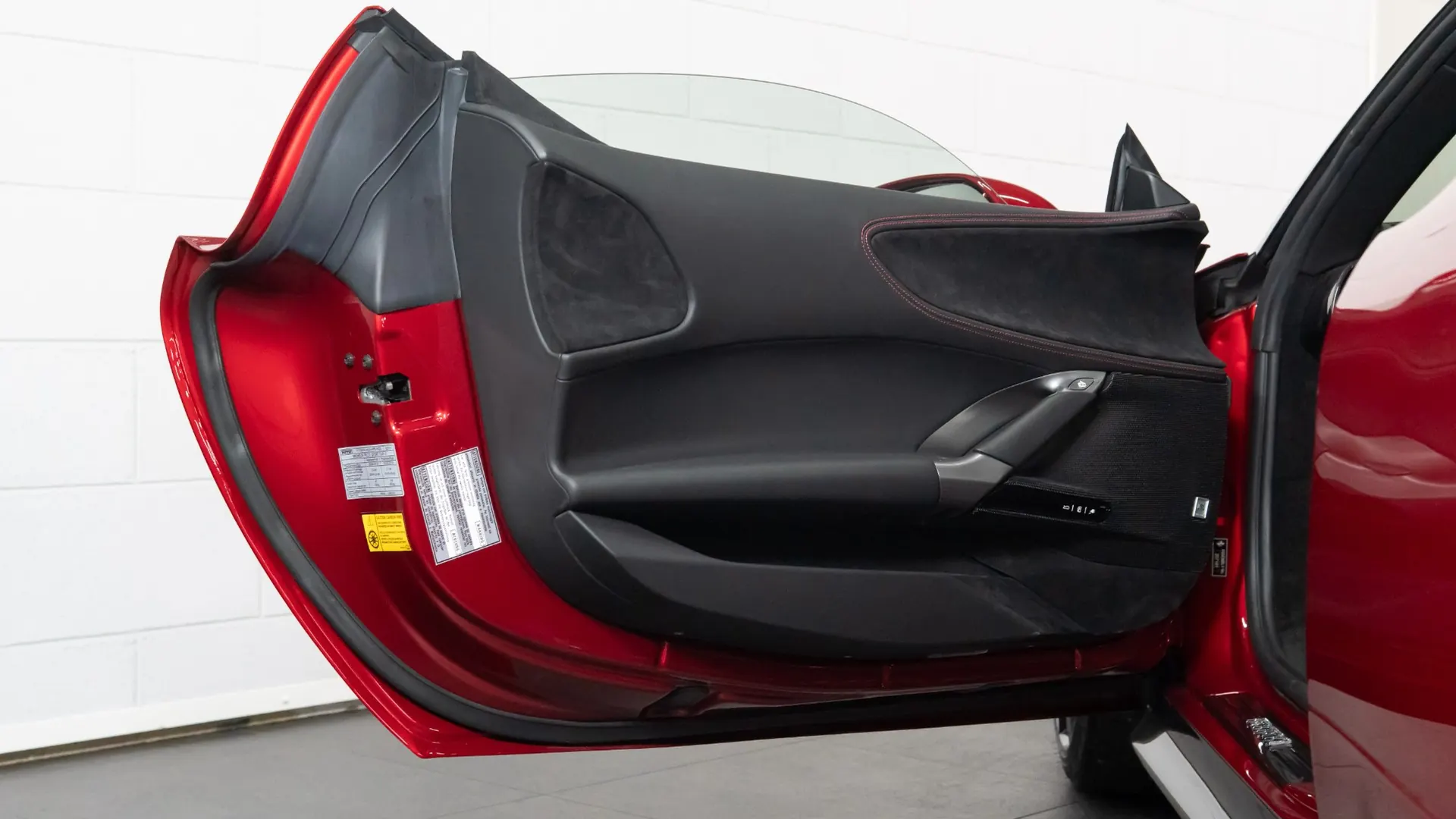 Ferrari SF90 — photo 12