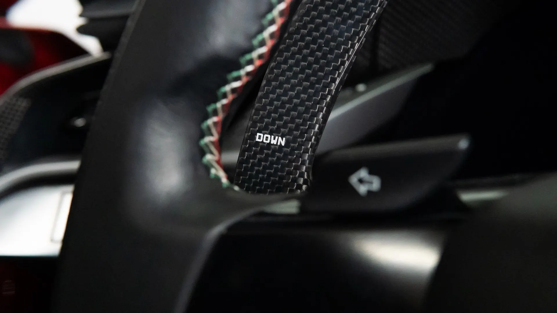 Ferrari SF90 — photo 18