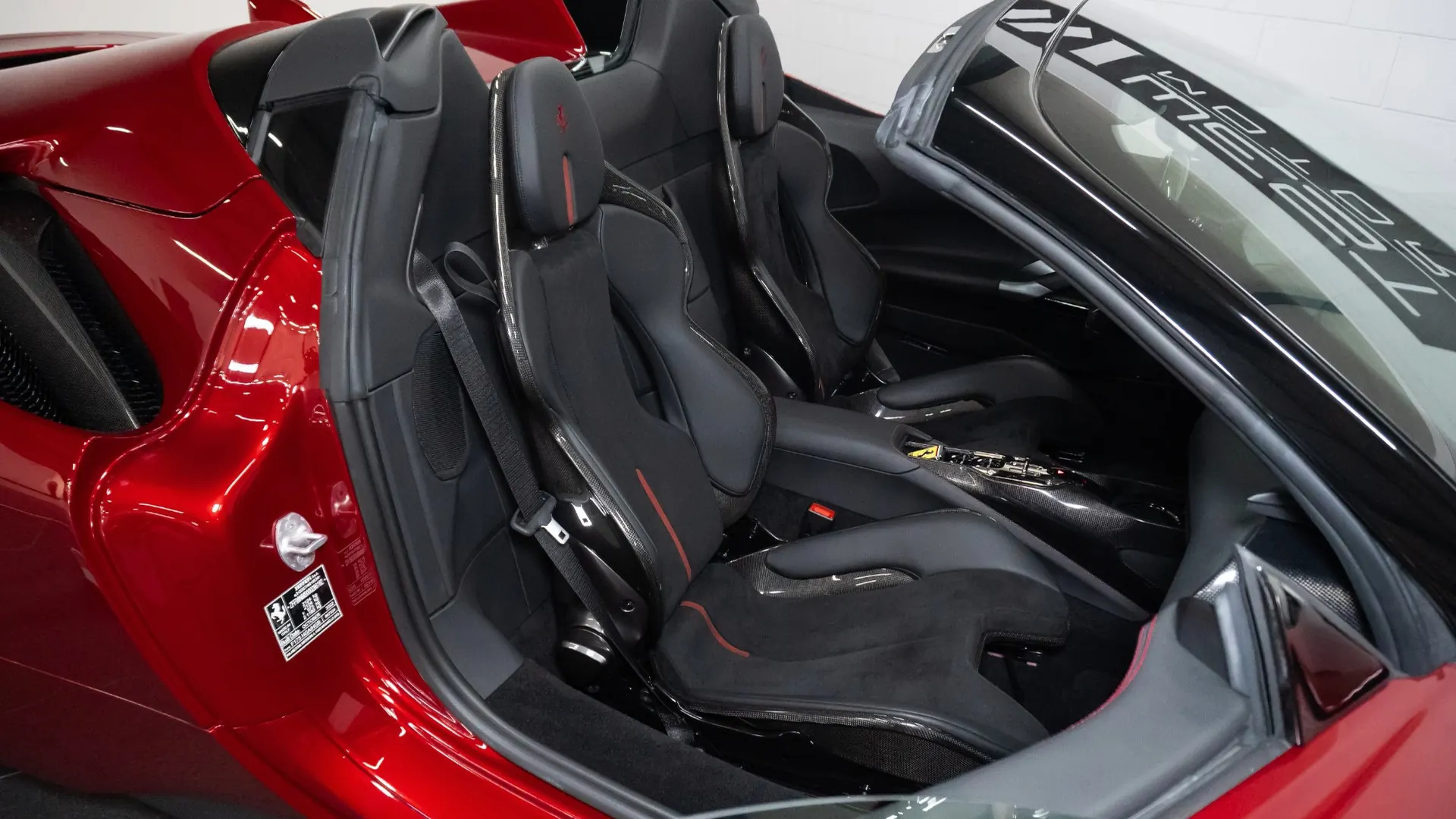 Ferrari SF90 — photo 25