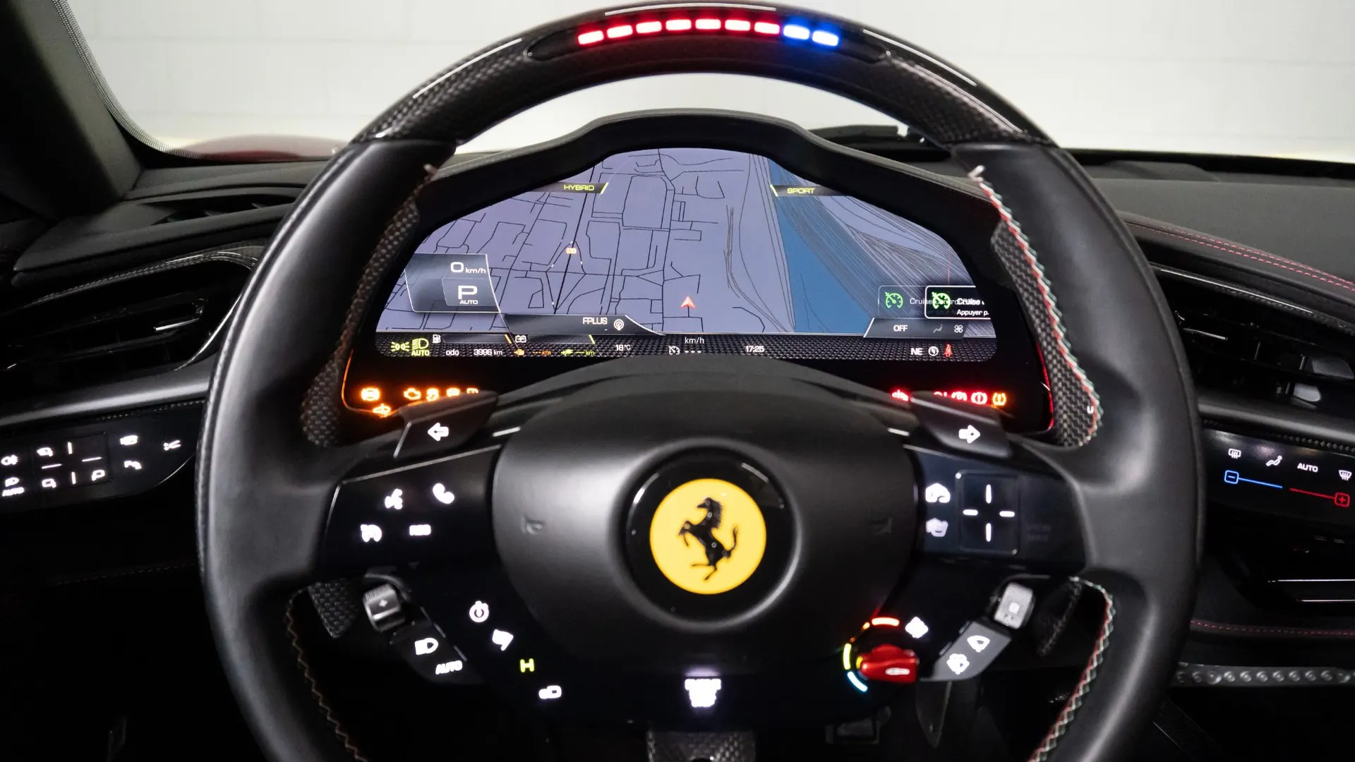 Ferrari SF90 — photo 17