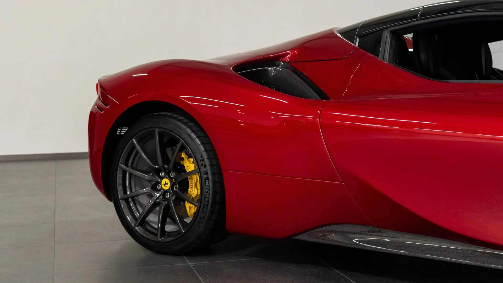 Ferrari SF90 — photo 7