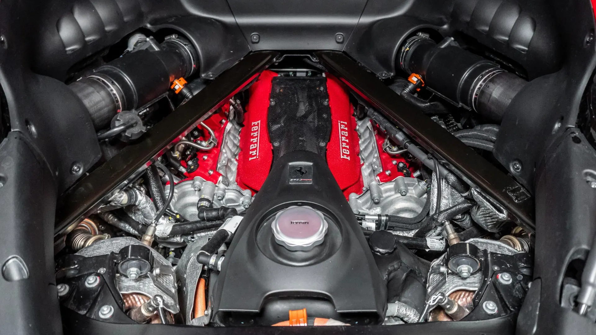 Ferrari SF90 — photo 17