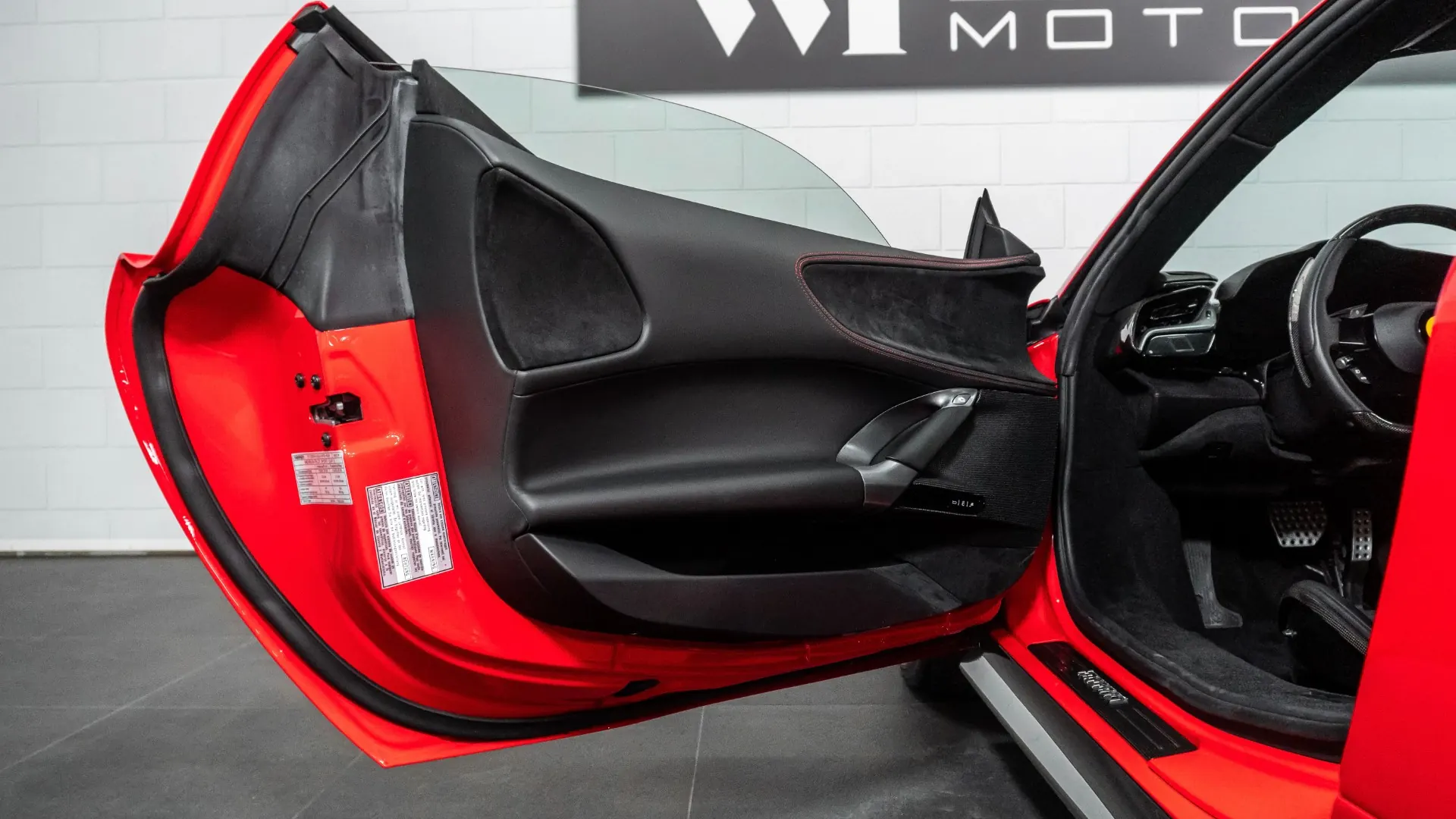 Ferrari SF90 — photo 19