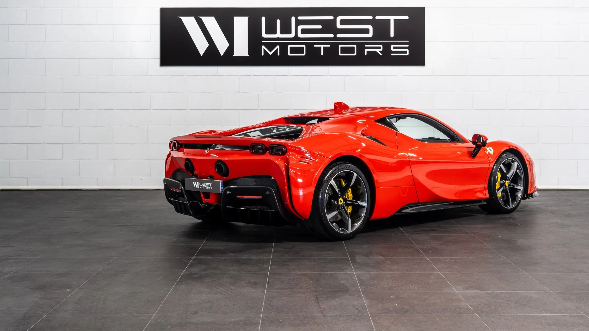 Ferrari SF90 — photo 14