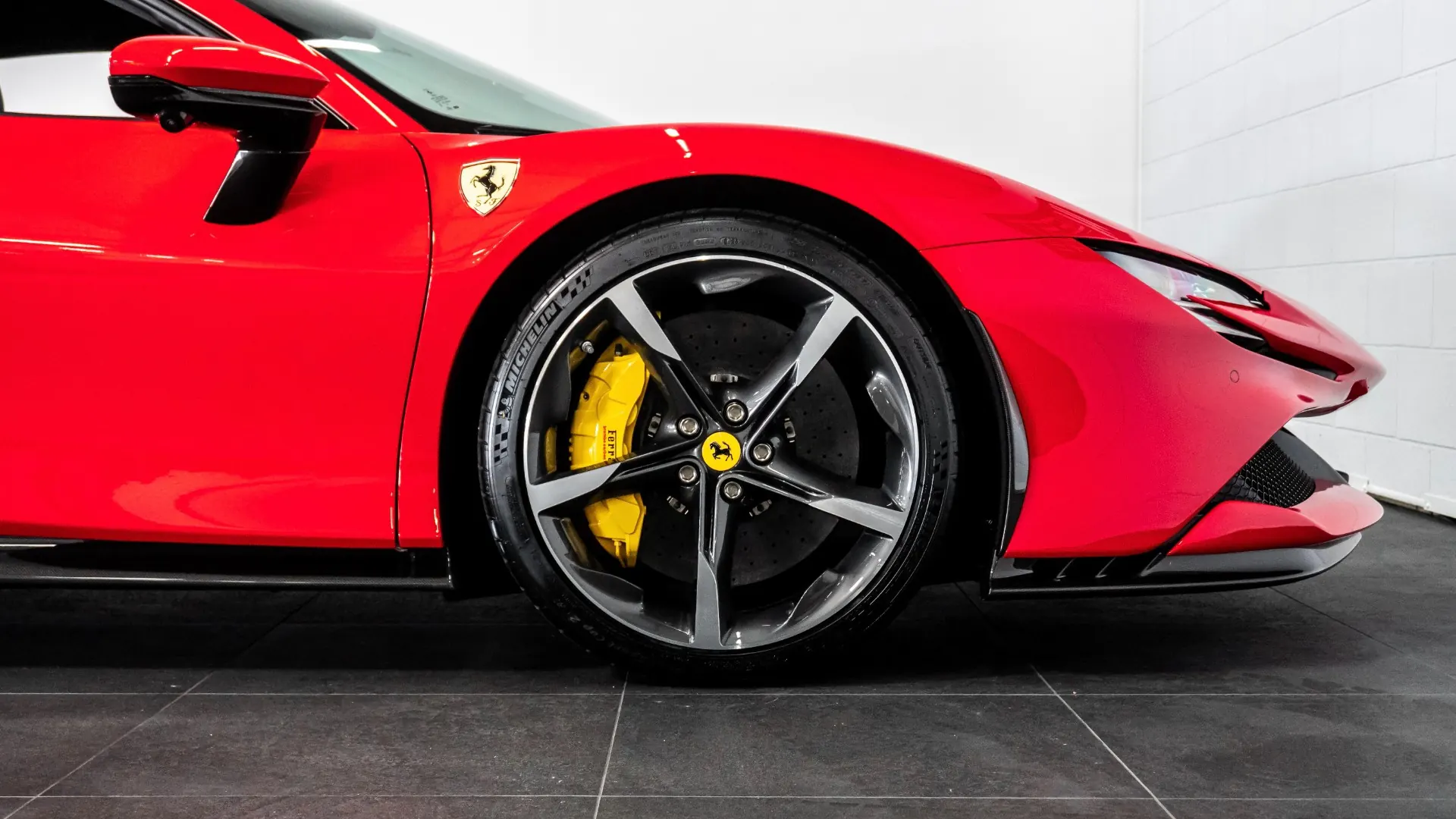 Ferrari SF90 — photo 6