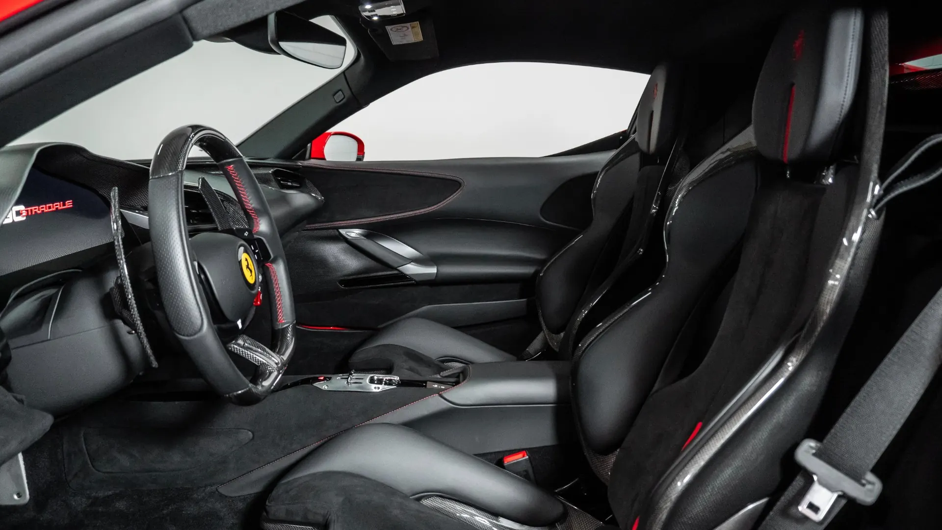 Ferrari SF90 — photo 11