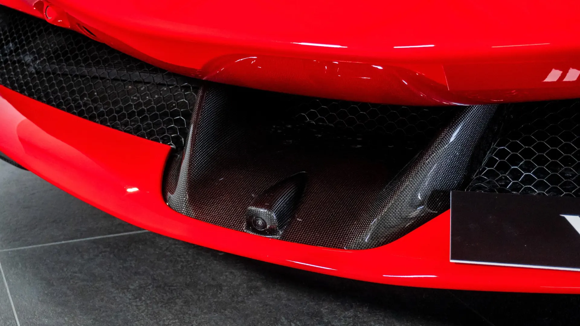 Ferrari SF90 — photo 4